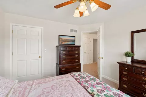 Bedroom - 1924 Lakeview Dr, Fulton, MO 65251 photo 2 of 5