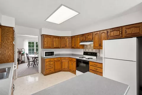 Kitchen - 1924 Lakeview Dr, Fulton, MO 65251 photo 4 of 4