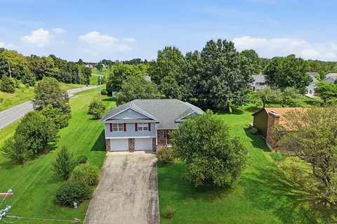 View/Area - 1924 Lakeview Dr, Fulton, MO 65251 photo 1 of 9