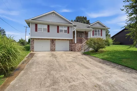Exterior - 1924 Lakeview Dr, Fulton, MO 65251 photo 1 of 4