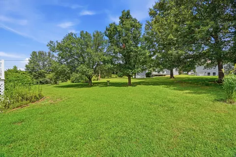 Exterior - 1924 Lakeview Dr, Fulton, MO 65251 photo 4 of 4