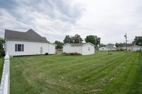 Exterior - 320 Wisdom St, Moberly, MO 65270 photo 5 of 5