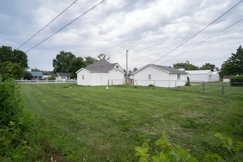 Exterior - 320 Wisdom St, Moberly, MO 65270 photo 3 of 5