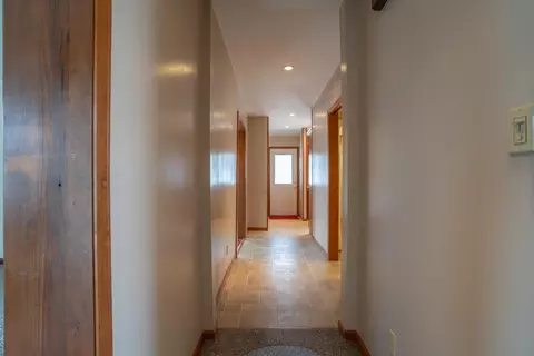 Entry Way - 320 Wisdom St, Moberly, MO 65270 photo 2 of 2