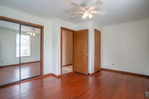 Bedroom - 320 Wisdom St, Moberly, MO 65270 photo 2 of 6