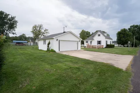Exterior - 320 Wisdom St, Moberly, MO 65270 photo 2 of 5
