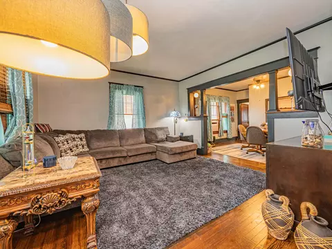 Living - 420 E Logan St, Moberly, MO 65270 photo 2 of 4