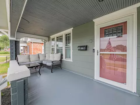 Exterior - 420 E Logan St, Moberly, MO 65270 photo 2 of 11