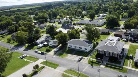 106 E Library St, Huntsville, MO 65259