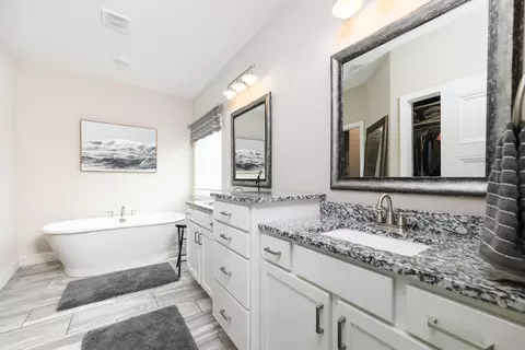 Bath - 6540 Gateway Arch Way, Ashland, MO 65010 photo 1 of 4
