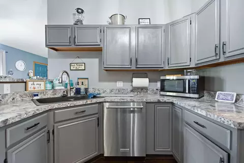 Kitchen - 18541 Highway Ff, Mexico, MO 65265 photo 3 of 8