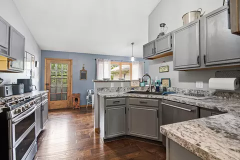Kitchen - 18541 Highway Ff, Mexico, MO 65265 photo 7 of 8