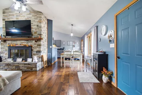 Entry Way - 18541 Highway Ff, Mexico, MO 65265 photo 2 of 3