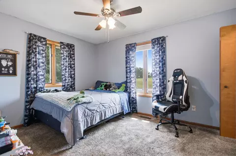 Bedroom - 18541 Highway Ff, Mexico, MO 65265 photo 5 of 10