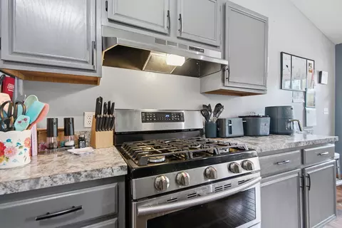 Kitchen - 18541 Highway Ff, Mexico, MO 65265 photo 5 of 8