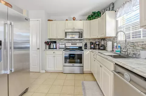Kitchen - 5108 Opal Dr, Columbia, MO 65202 photo 1 of 1