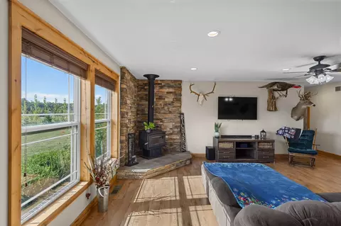 Living - 3770 Ee G Rd, Sturgeon, MO 65284 photo 1 of 4