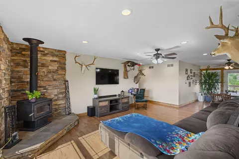 Living - 3770 Ee G Rd, Sturgeon, MO 65284 photo 2 of 4