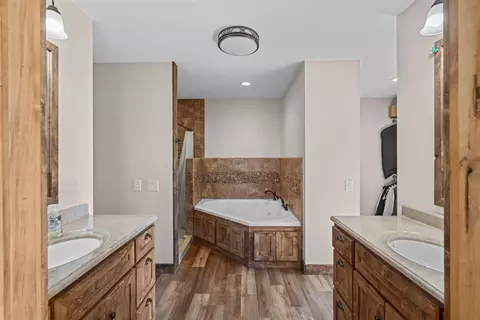 Bath - 3770 Ee G Rd, Sturgeon, MO 65284 photo 1 of 7