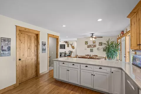 Kitchen - 3770 Ee G Rd, Sturgeon, MO 65284 photo 4 of 5