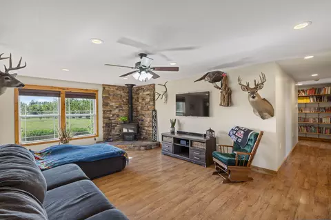 Living - 3770 Ee G Rd, Sturgeon, MO 65284 photo 3 of 4