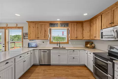 Kitchen - 3770 Ee G Rd, Sturgeon, MO 65284 photo 2 of 5