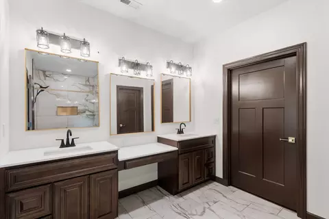 Bath - 2153 Moonflower Dr, Holts Summit, MO 65043 photo 1 of 5