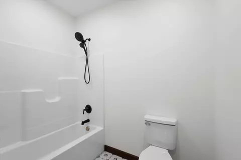 Bath - 2153 Moonflower Dr, Holts Summit, MO 65043 photo 4 of 5