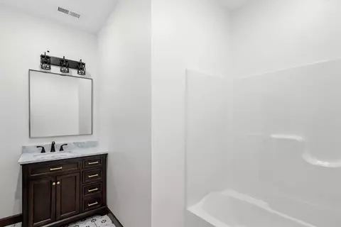 Bath - 2153 Moonflower Dr, Holts Summit, MO 65043 photo 5 of 5