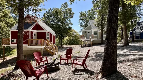9 Bent Rd, Rocky Mount, MO 65072
