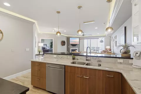 Kitchen - 100 Trinity Pointe Dr #2L, Camdenton, MO 65020 photo 3 of 3