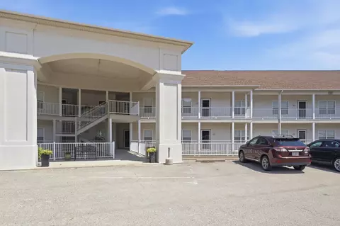 Exterior - 100 Trinity Pointe Dr #2L, Camdenton, MO 65020 photo 2 of 7
