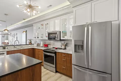 Kitchen - 100 Trinity Pointe Dr #2L, Camdenton, MO 65020 photo 1 of 3