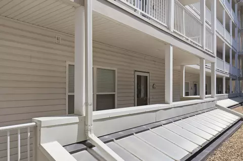 Exterior - 100 Trinity Pointe Dr #2L, Camdenton, MO 65020 photo 3 of 7
