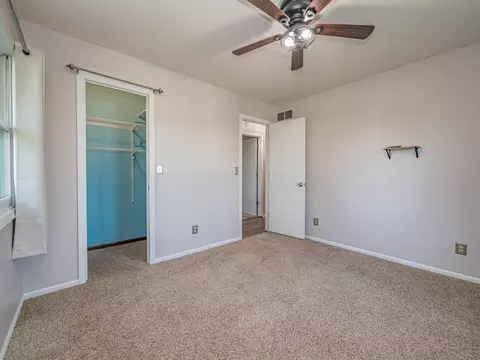 Bedroom - 101 Lakeview Dr, Glasgow, MO 65254 photo 5 of 8