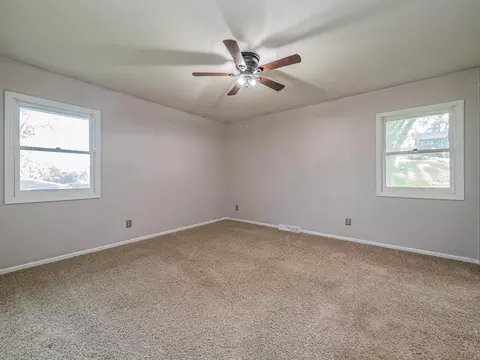 Bedroom - 101 Lakeview Dr, Glasgow, MO 65254 photo 2 of 8