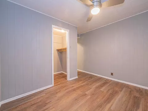Bedroom - 101 Lakeview Dr, Glasgow, MO 65254 photo 1 of 8