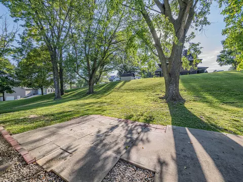 Exterior - 101 Lakeview Dr, Glasgow, MO 65254 photo 6 of 9