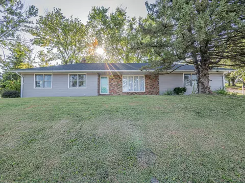 Exterior - 101 Lakeview Dr, Glasgow, MO 65254 photo 9 of 9