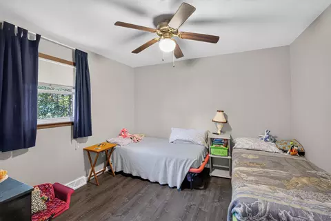 Bedroom - 3900 E Graybill Rd, Sturgeon, MO 65284 photo 1 of 6