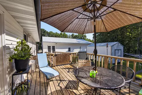 Exterior - 3900 E Graybill Rd, Sturgeon, MO 65284 photo 4 of 11