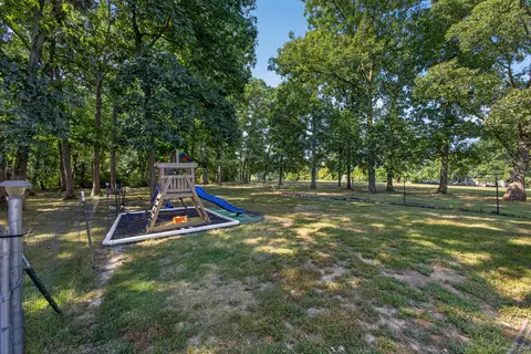 Exterior - 3900 E Graybill Rd, Sturgeon, MO 65284 photo 7 of 11