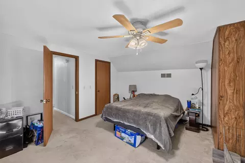 Bedroom - 3900 E Graybill Rd, Sturgeon, MO 65284 photo 6 of 6