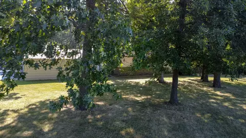 Exterior - 3900 E Graybill Rd, Sturgeon, MO 65284 photo 9 of 11
