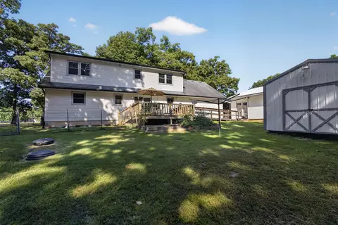 Exterior - 3900 E Graybill Rd, Sturgeon, MO 65284 photo 5 of 11