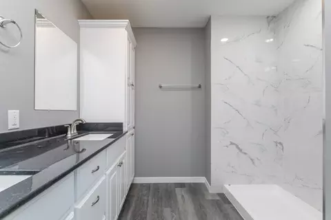 Bath - 524 W Maple St, Mexico, MO 65265 photo 2 of 5