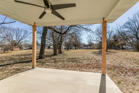 Exterior - 524 W Maple St, Mexico, MO 65265 photo 2 of 3