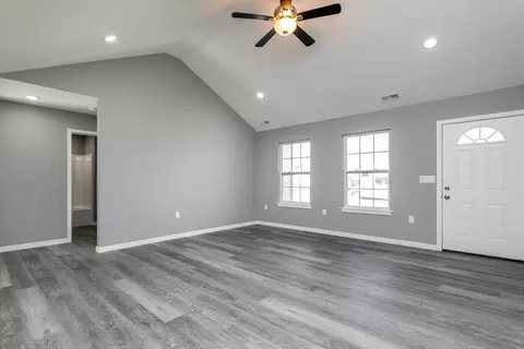 Living - 524 W Maple St, Mexico, MO 65265 photo 5 of 7
