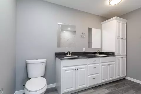 Bath - 524 W Maple St, Mexico, MO 65265 photo 1 of 5