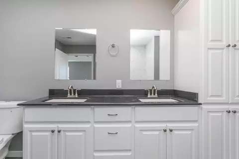 Bath - 524 W Maple St, Mexico, MO 65265 photo 4 of 5